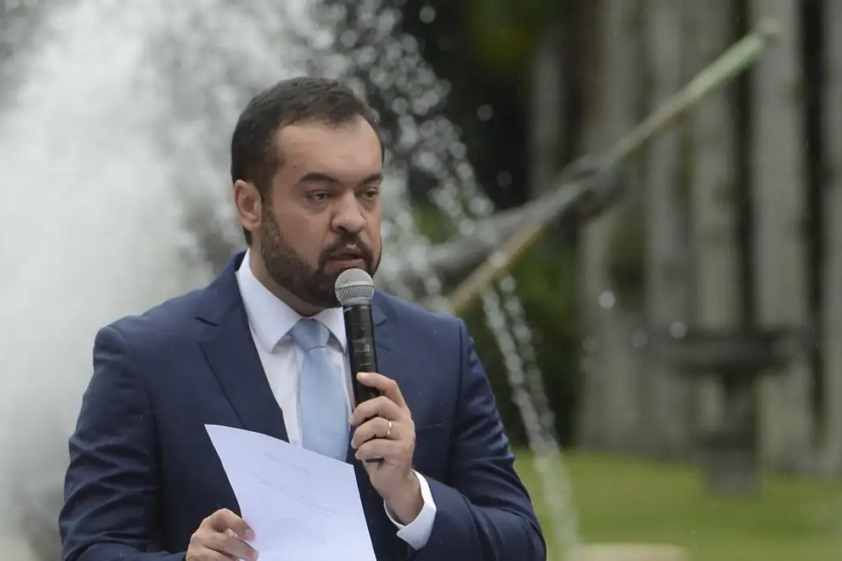 TRE-RJ rejeita cassação de Cláudio Castro, vice e presidente da Assembleia