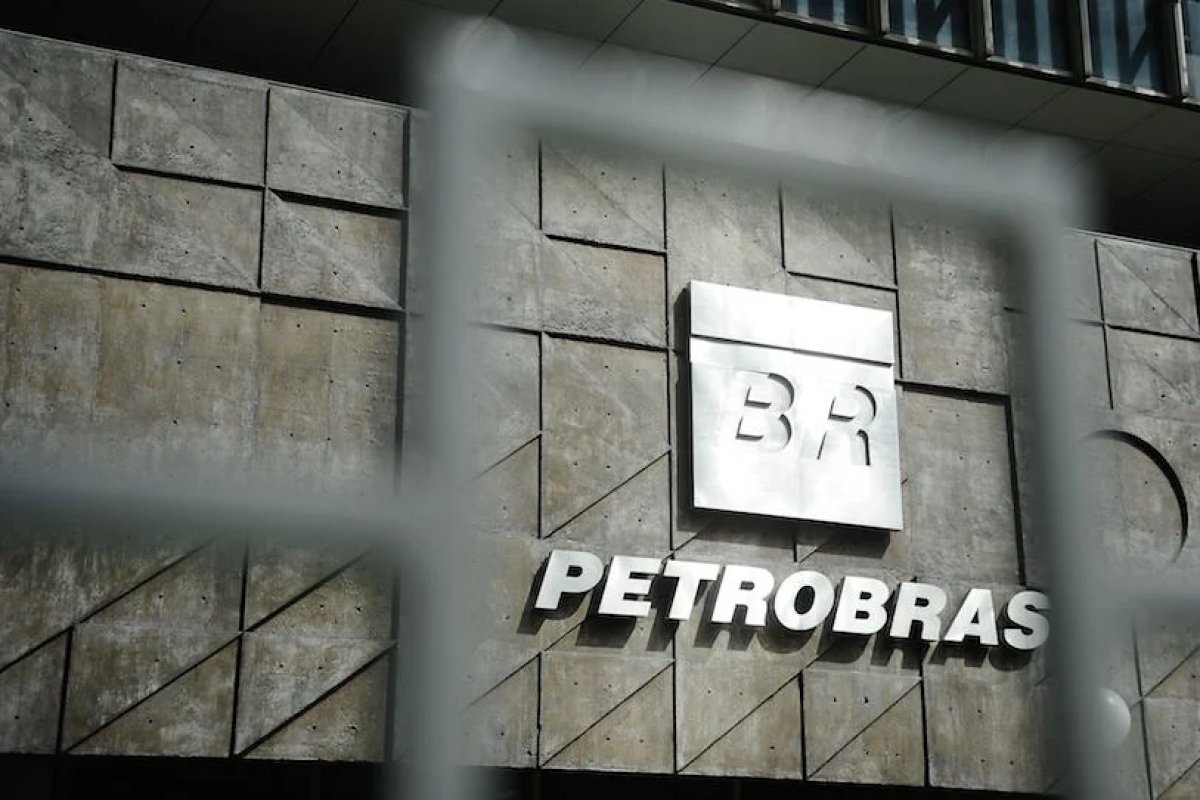 Petrobras retira cinco refinarias do plano de privatização