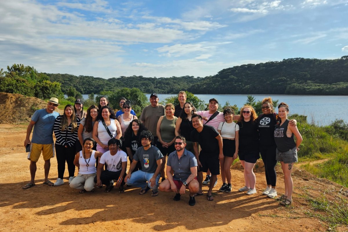 Estudantes canadenses e brasileiros visitam cinco aldeias no Brasil, em uma experiência sobre as realidades dos indígena!