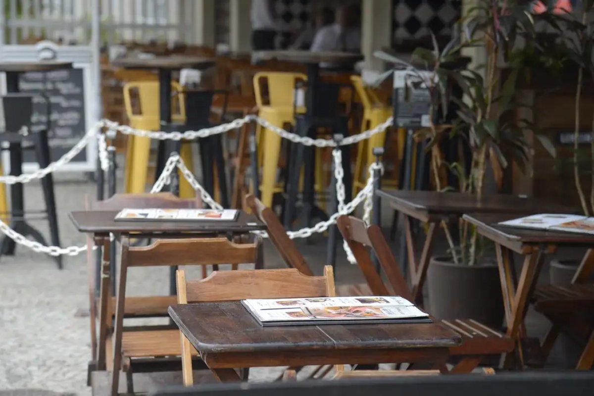 Vendas de bares e restaurantes interrompem altas em abril e acendem alerta ao setor, revela pesquisa