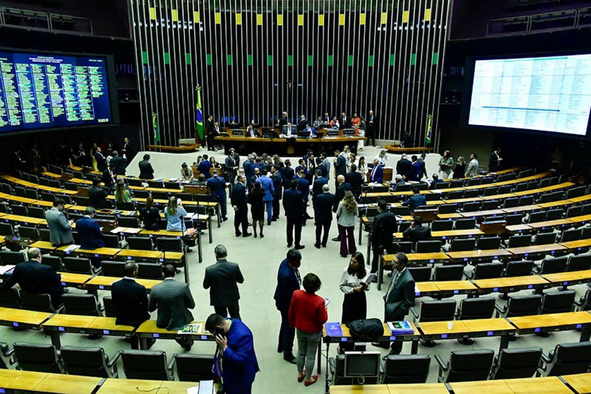 Congresso analisa vetos sobre saidinha de presos e fake news nesta semana