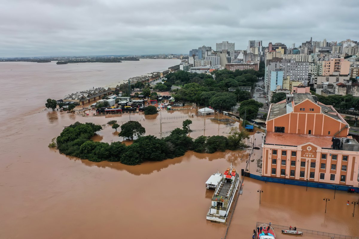 Nível do Guaíba continua acima dos 4 metros neste domingo (26)