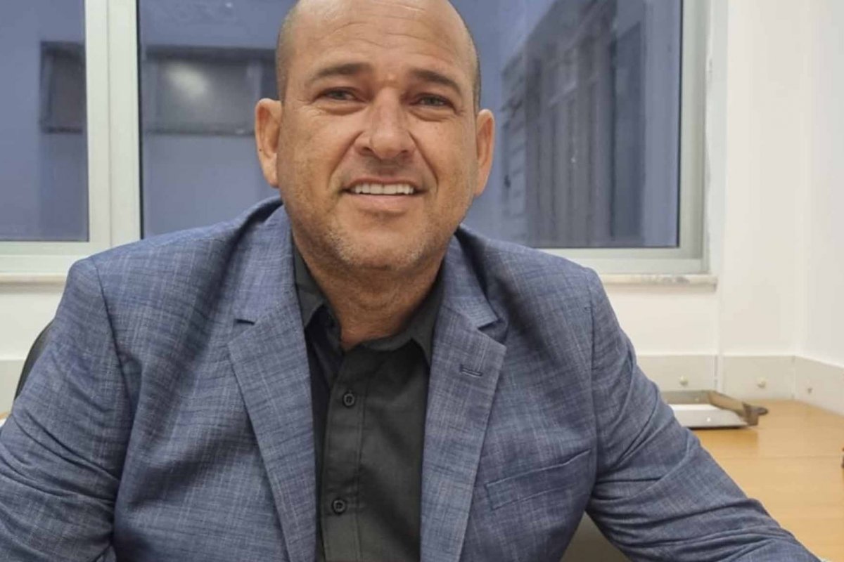 Deputado acusado de chefiar milicia gasta 93 mil em divulgação parlamentar