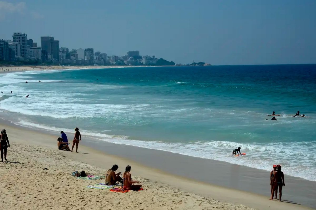Entenda proposta que quer privatizar praias pelo Brasil