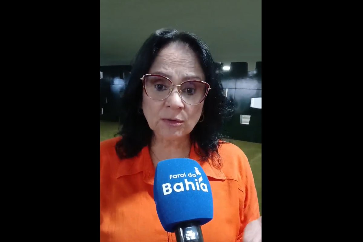 Vídeo: Saidinha de presos: 'Cara que matou a mãe saindo no Dia das Mães, isso acabou', comemora Damares