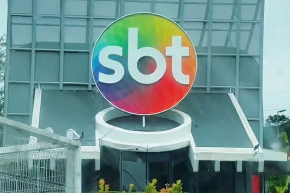 Escândalo: SBT investiga suposto caso de sexo entre diretor e funcionário em camarim!