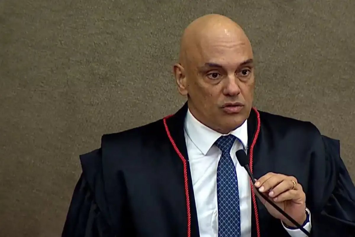 Ministro Alexandre de Moraes deixa presidência do TSE após dois anos