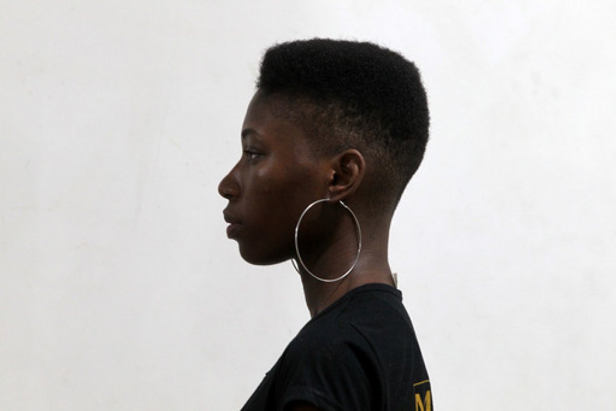 Projeto social no Calabar, em Salvador, oferece curso de modelo para passarela