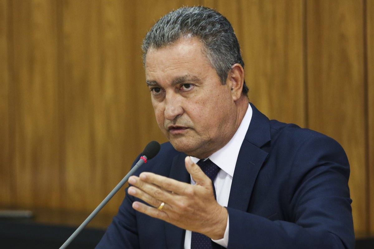 Por causa das temporárias, Aeroporto de Porto Alegre segue sem previsão de retorno