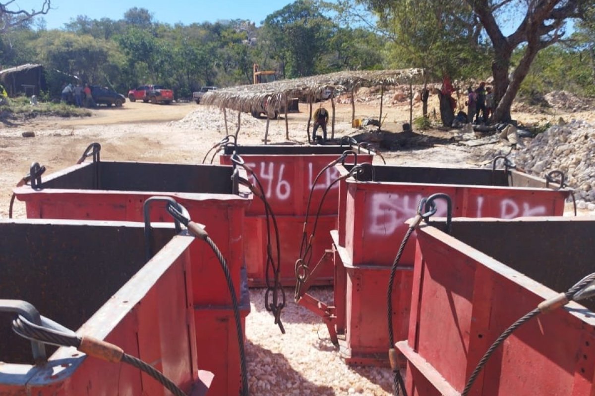Garimpo ilegal é desmontado por PMs em Oliveira dos Brejinhos