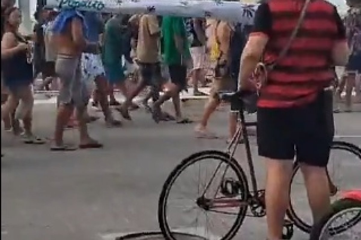 Vídeo: Grito de guerra da Marcha da Maconha chama Lula de "parceiro"