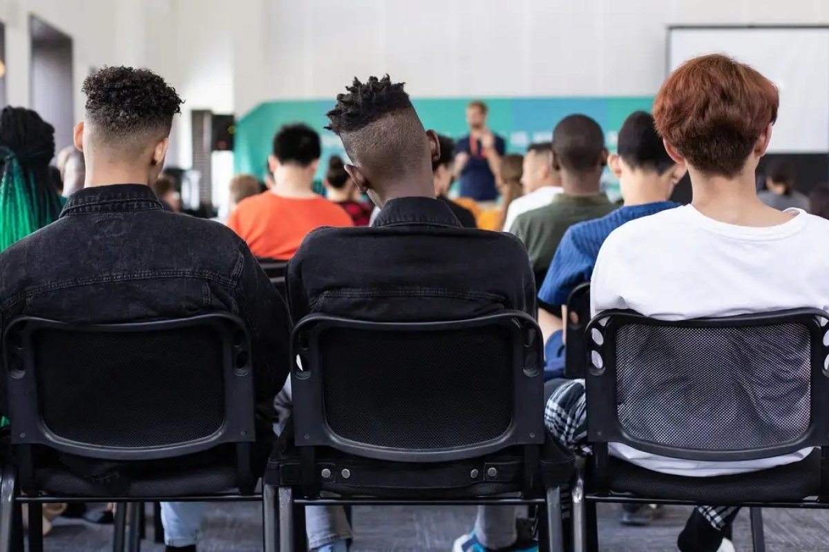 Tipo de escola, pública ou privada, ajuda a reduzir desigualdade de salários