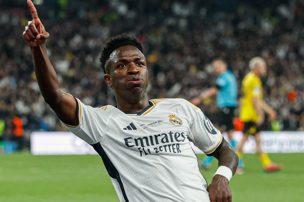 Vini.Jr marca, Real Madrid vence Borussia e levanta 15ª taça de Liga dos Campeões