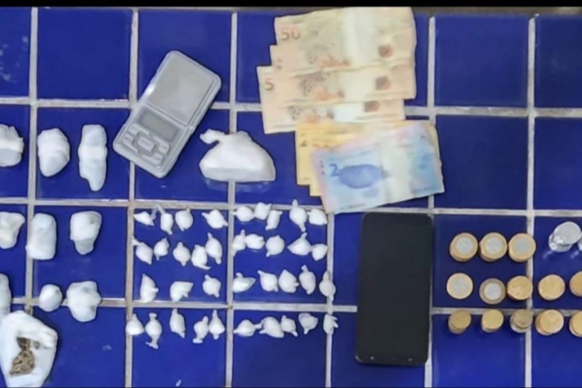 PM prende supeito de tráfico em Livramento de Nossa Senhora