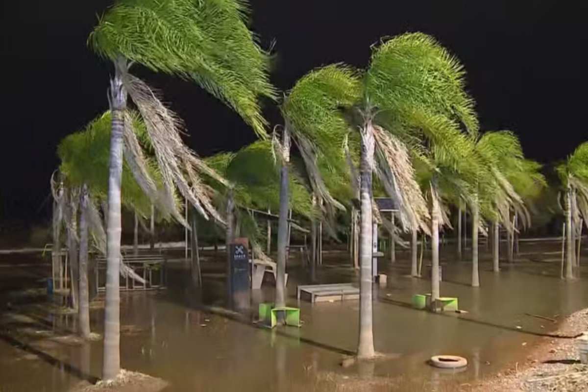 Nível no Guaíba volta a subir e fica 25 cm acima da cota de inundação