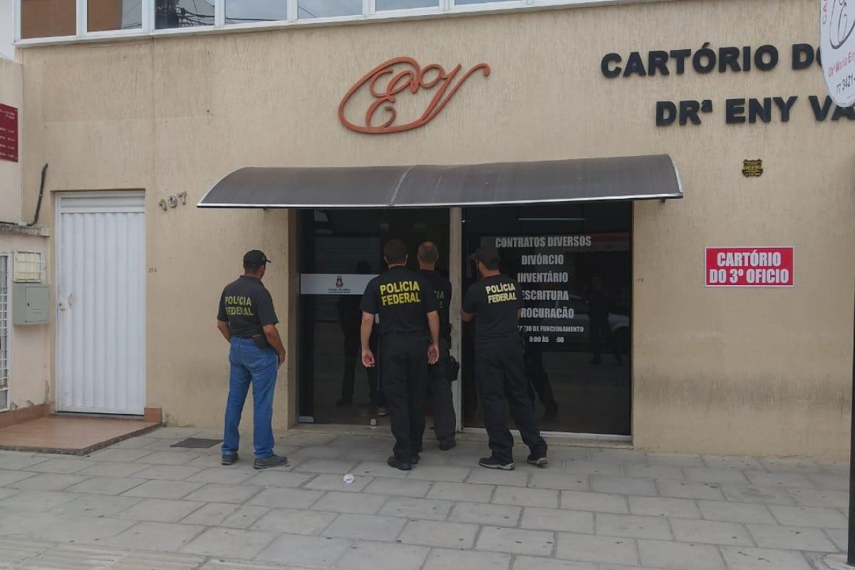 Polícia Federal deflagra operação contra fraudes em Vitória da Conquista