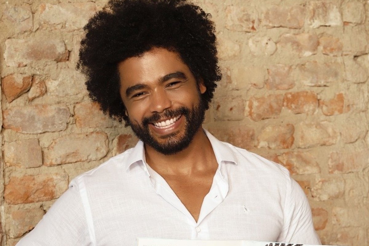 Ator e psicólogo Diogo Almeida lança livro infanto-juvenil com base em estudo sobre espectro autista em Salvador!