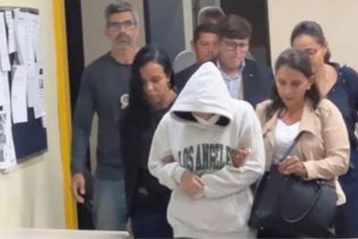 Suspeita de matar namorado com brigadeirão envenenado no RJ é presa