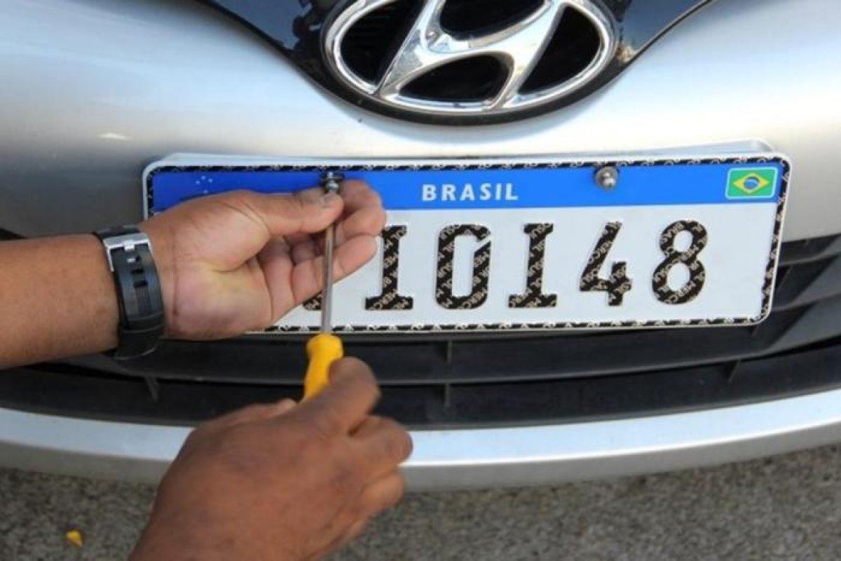 Placas de veículos do Mercosul serão obrigatórias a partir de 31 de janeiro