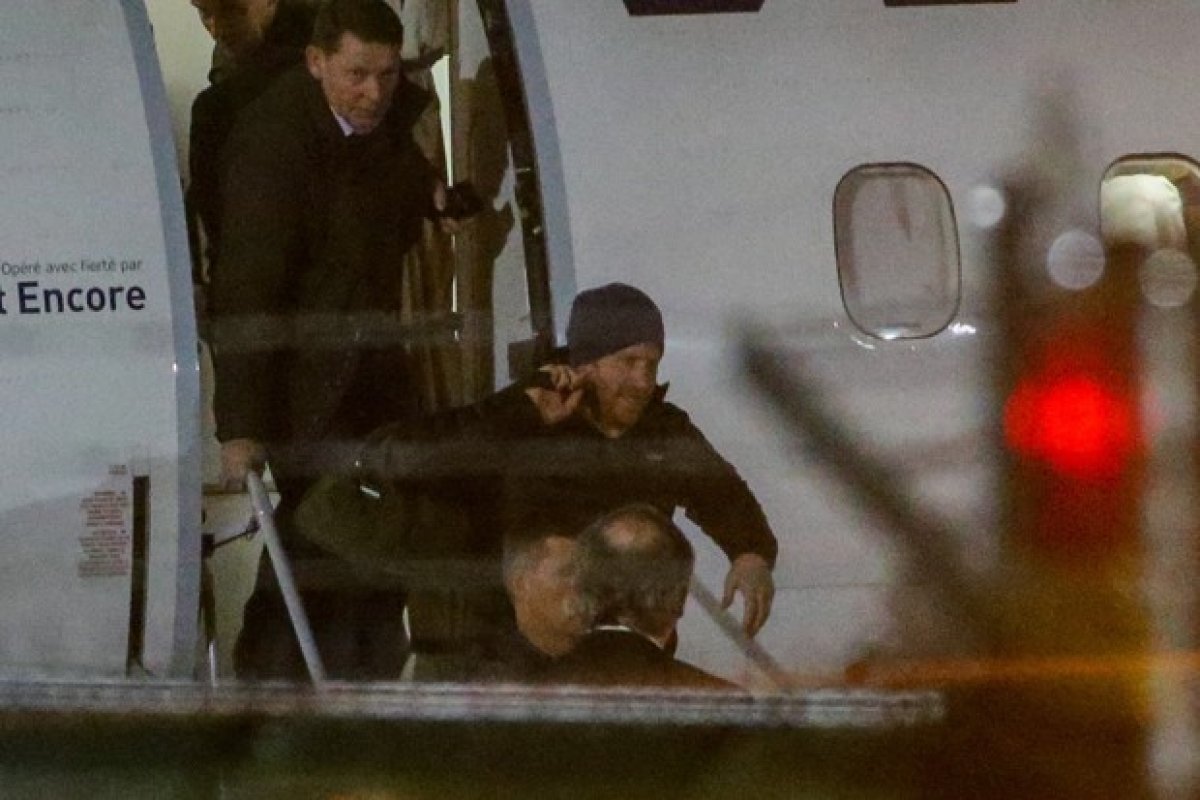 Após renúncia, Príncipe Harry desembarca no Canadá