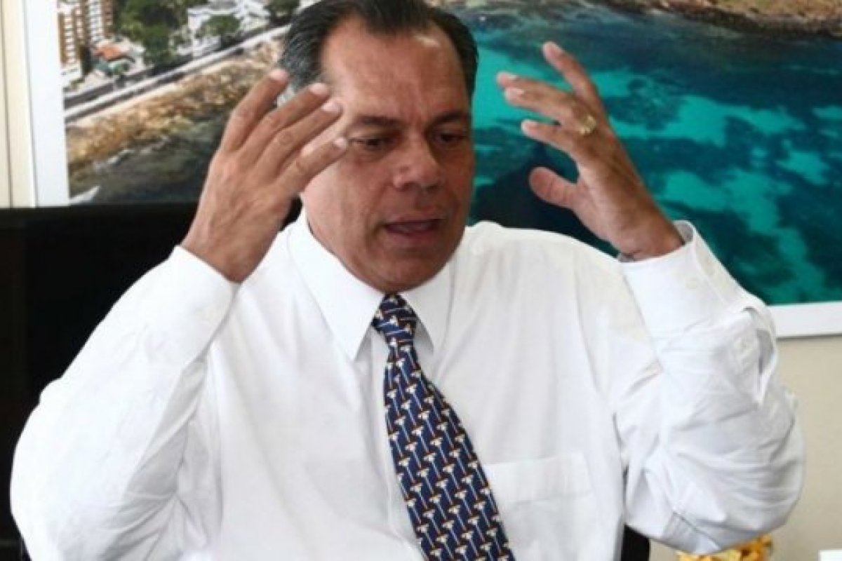 Rui exonera filho de João Henrique e dá cargo a filho de ex-vereador