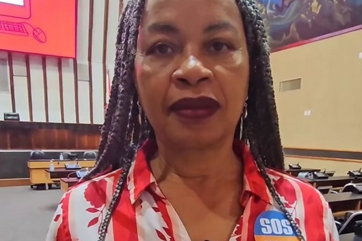 Vídeo: Olivia Santana exalta votação de PL que prorroga por mais 10 anos reserva de vagas em concursos públicos para negros