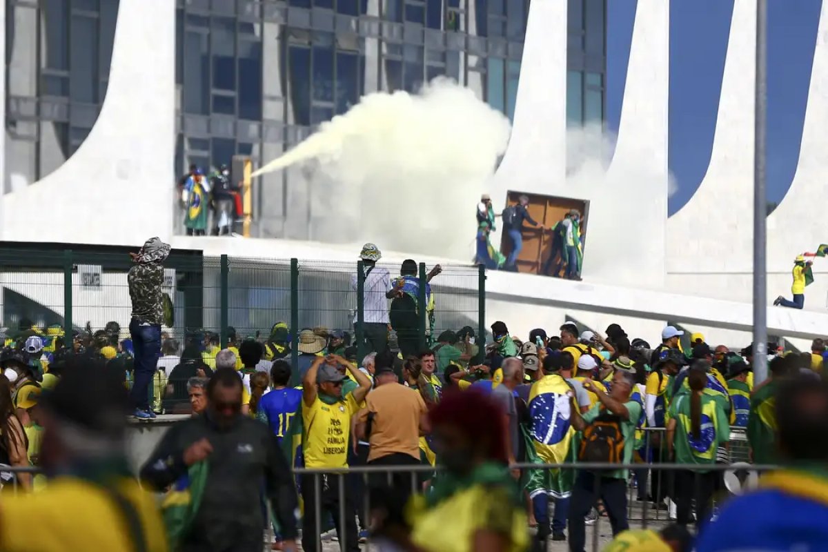 PF cumpre operação no DF e em 18 estados para prender envolvidos nos atos criminosos do 8 de janeiro