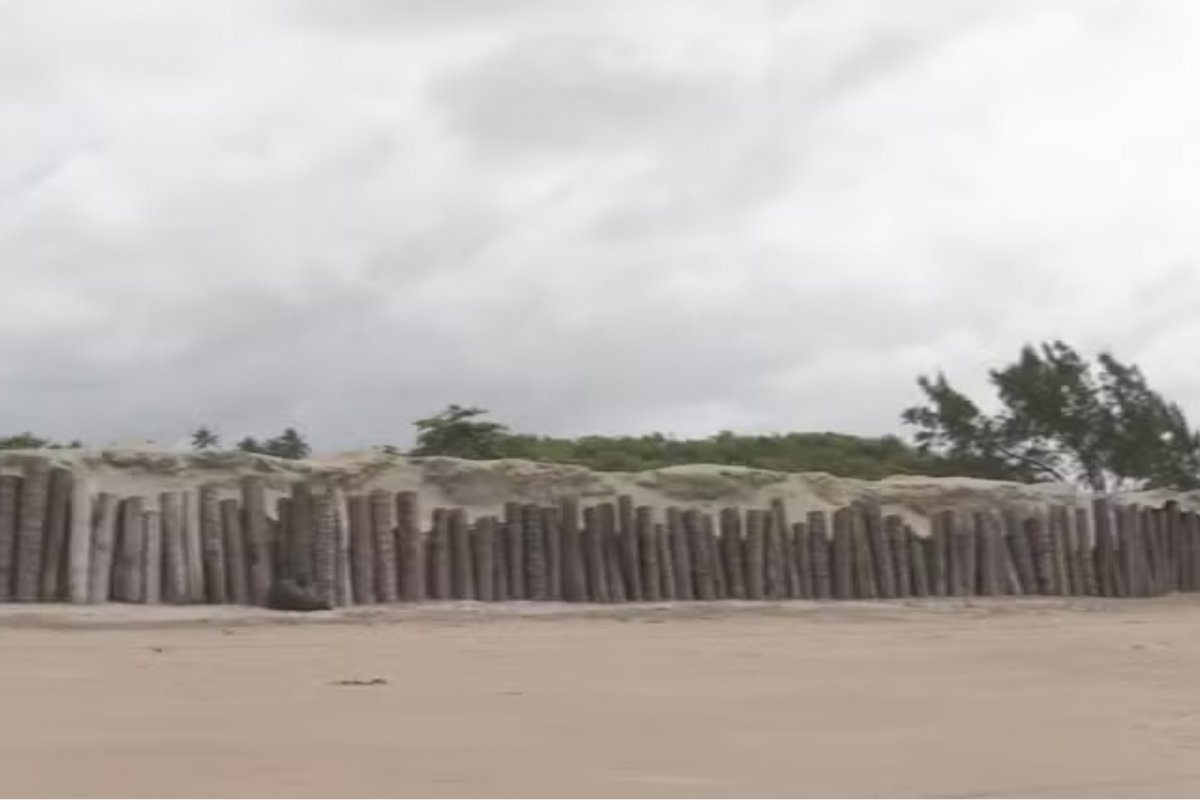 Justiça proíbe derrubada de muro que dificulta acesso à praia no Pontal de Maracaípe em PE