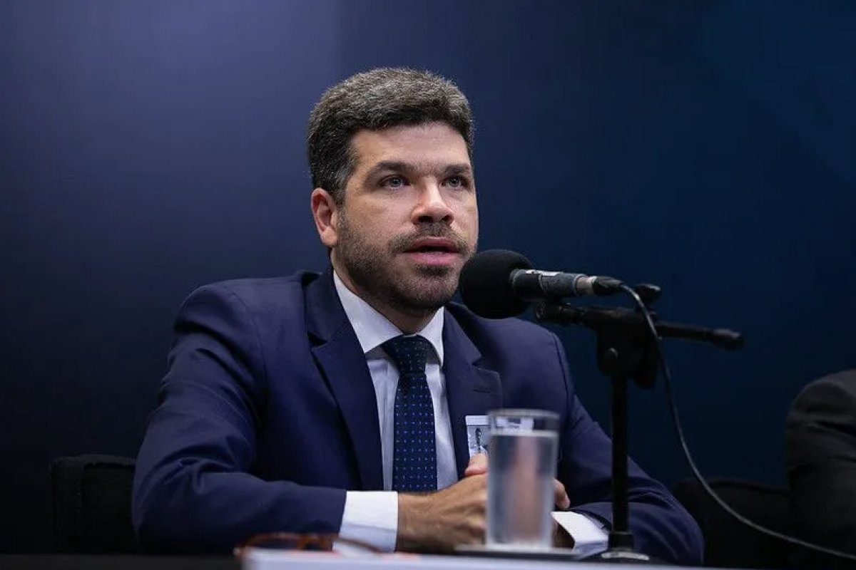 Vídeo: 'Programa Mover vai reduzir o impacto ambiental e desenvolver inovação tecnológica', diz Dubeux