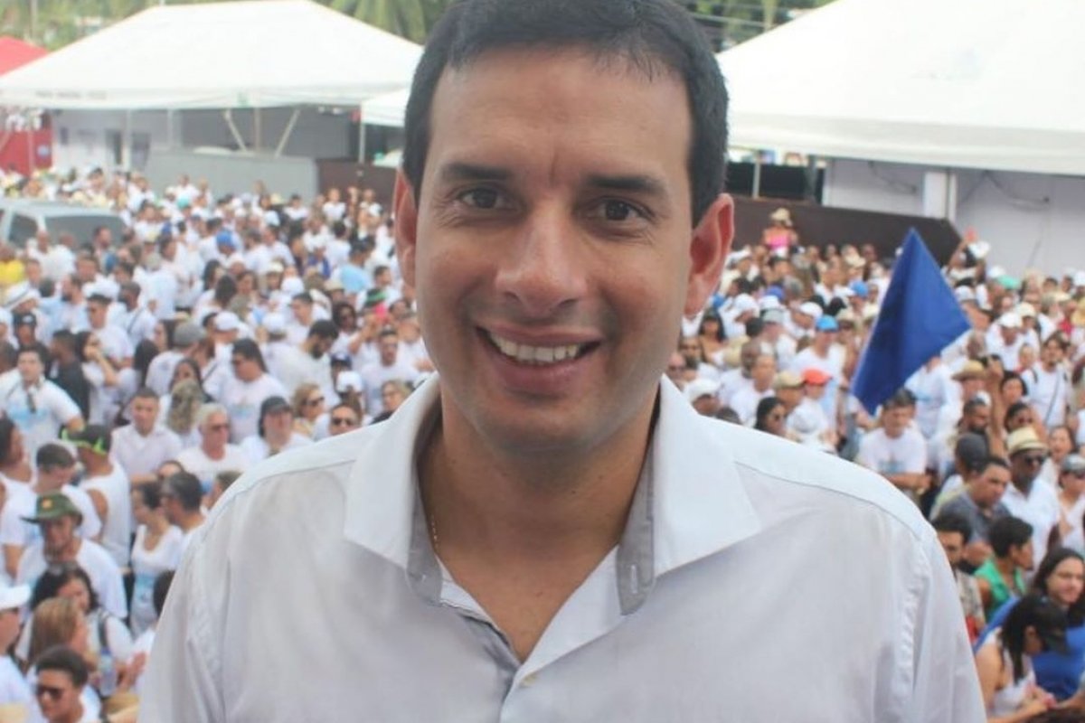 TRE libera desfiliação de Léo Prates do DEM