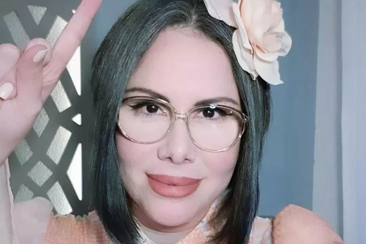 Web detona filha de Baby do Brasil, após ela dizer que 'útero da mulher absorve material genético de todos os parceiros'