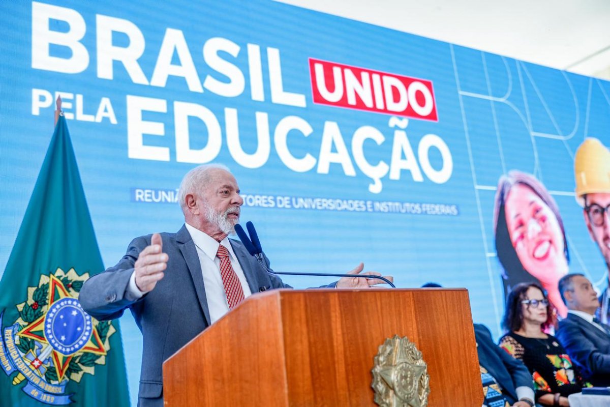 Não há muita razão para greve em universidades continuar, diz Lula