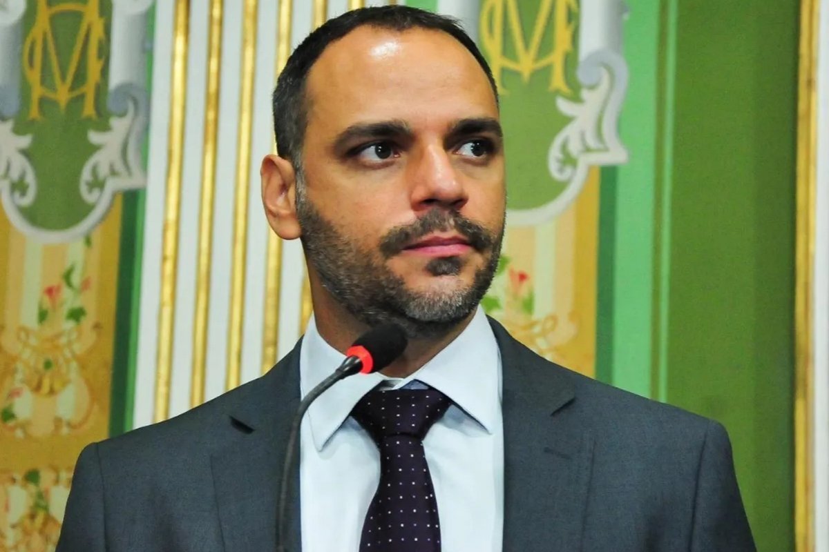 Vídeo: 'Transporte público precisa ser um direito essencial e não um mero serviço', dispara Augusto Vasconcelos