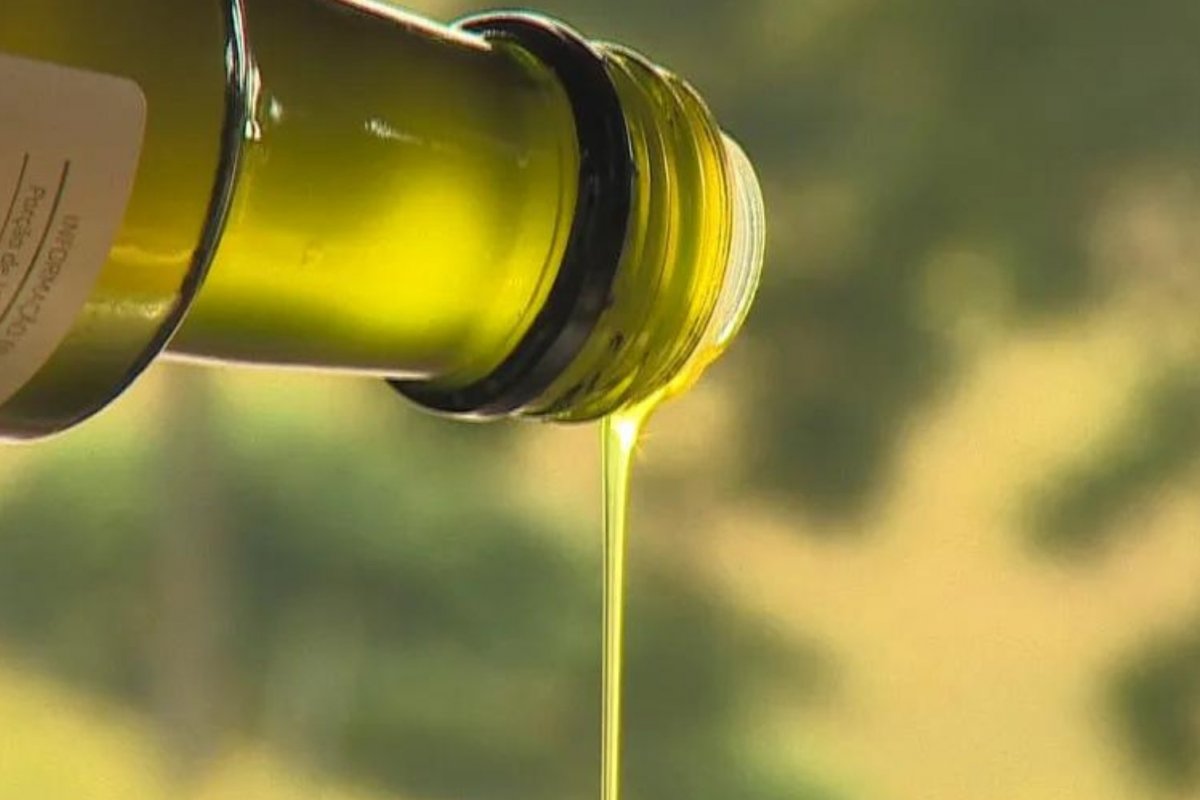 Preço do azeite de oliva dispara quase 50% e não deve baratear