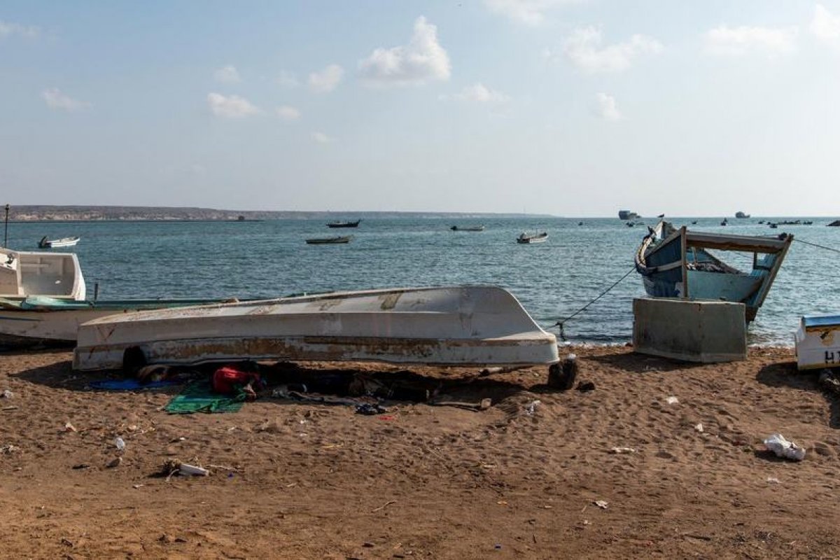 Naufrágio na costa do Iêmen deixa 49 migrantes mortos e 140 desaparecidos
