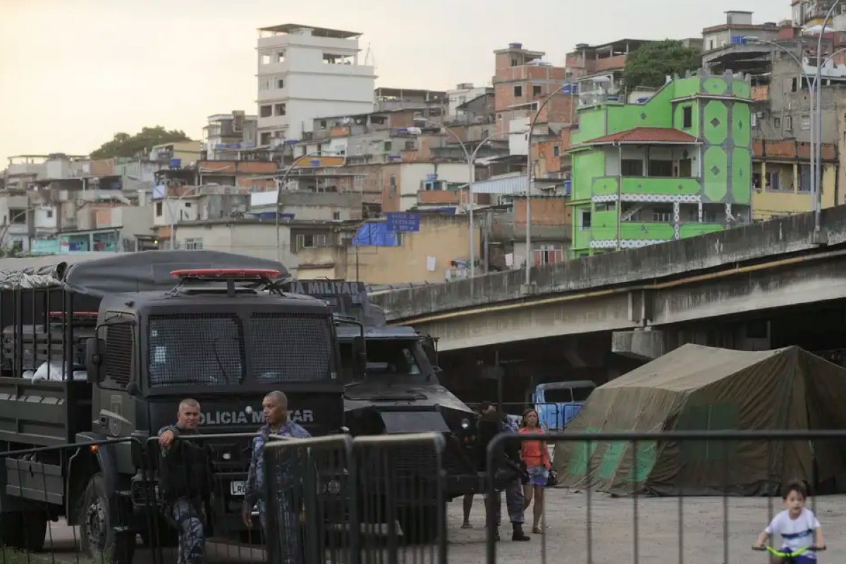 Confronto no Complexo da Maré deixa dois policiais como vítimas