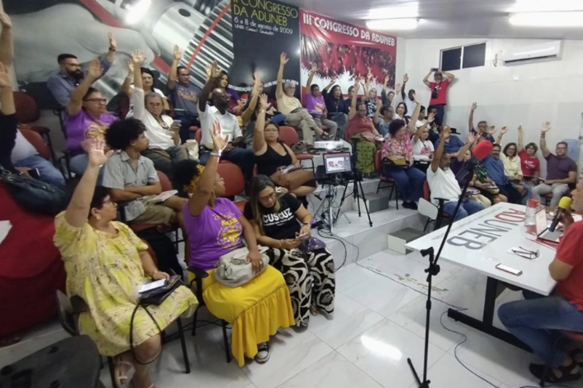 Universidades estaduais da Bahia aprovam indicativo de greve