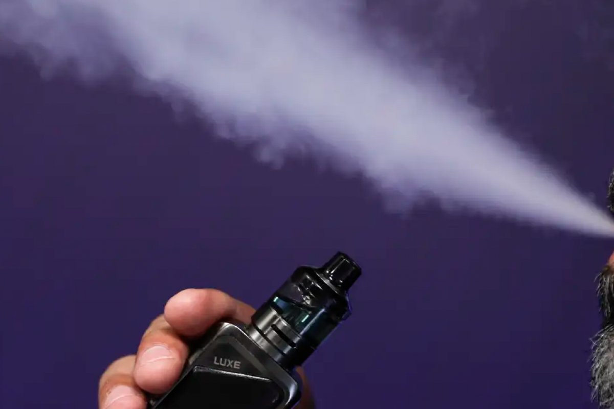 Comissão do Senado adia votação que regulamenta cigarro eletrônico