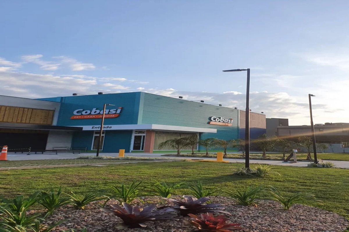 Sete funcionários da Cobasi são indiciados por morte de animais em lojas de Porto Alegre