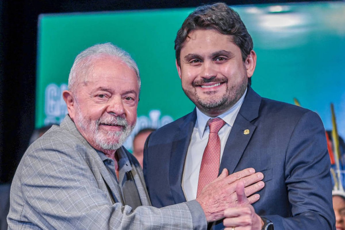 PF indicia Juscelino Filho, ministro de Lula, sob suspeita de corrupção e organização criminosa
