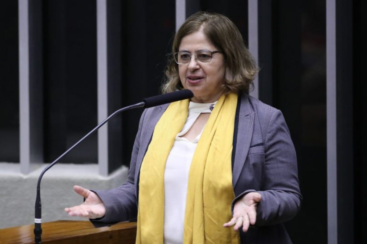 Projeto que equipara aborto a homicídio agrava casos de gravidez infantil, diz ministra das Mulheres