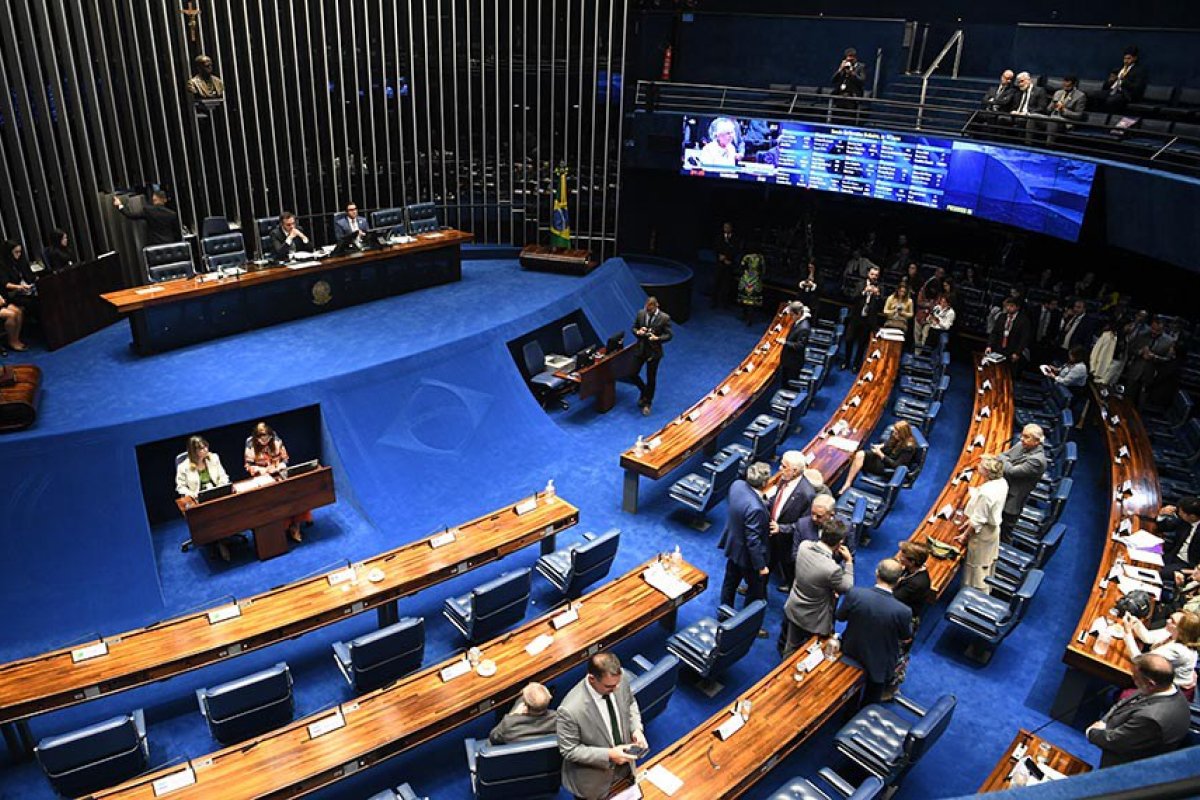 Senado aprova a equiparação de intercâmbio internacional para estágio