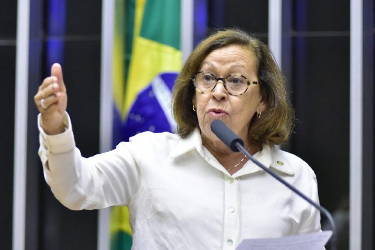 Lídice critica "PL do aborto": "não dá para se fazer política com a saúde das mulheres"