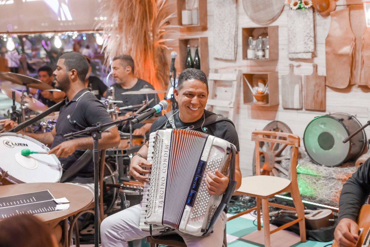 Targino Gondim recebe Alexandre Leão e Tatau na última edição do Boteco do Ginô!