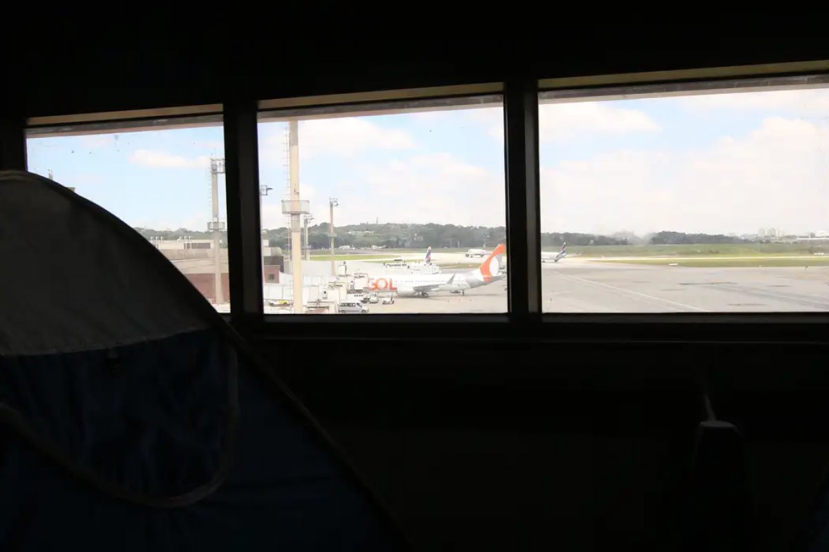 Aeroporto de Guarulhos tem 291 imigrantes retidos em área restrita