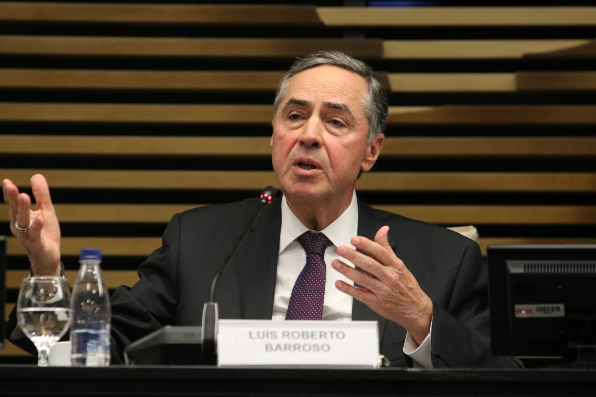 Barroso diz que país volta aos poucos à normalidade agora sem risco de insulto entre Poderes