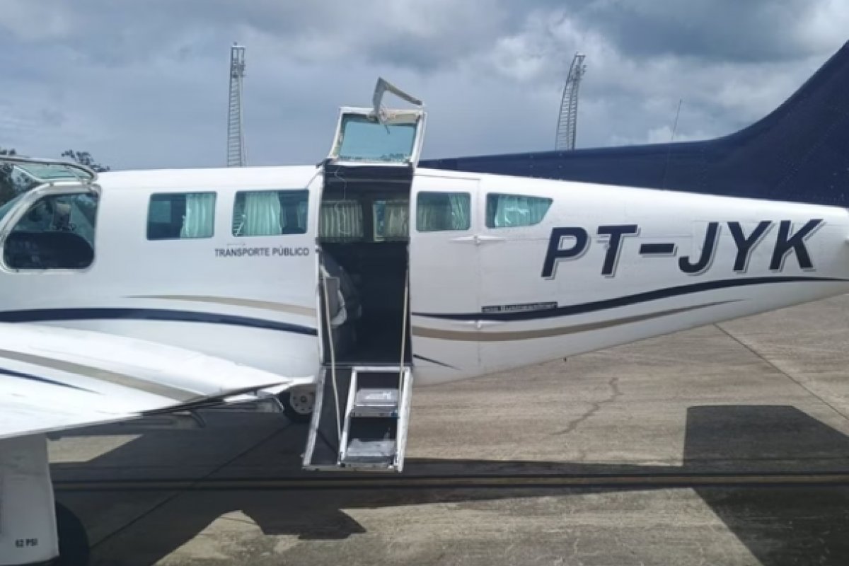 Vídeo: Porta de avião se abre durante voo entre Recife e Maceió
