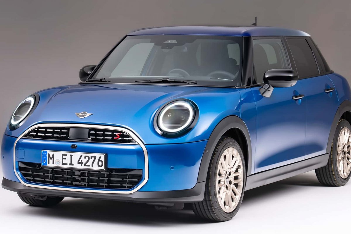 Mini Cooper 4 portas é revelado e chega ao Brasil em breve