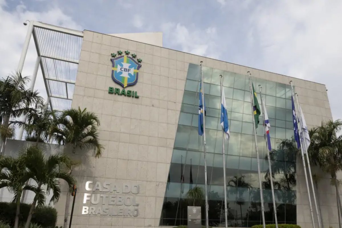 CBF se pronuncia a favor da liberdade após polêmica com cabelo rosa