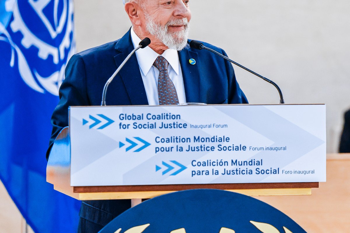Lula evita responder questão sobre PL antiaborto em passagem pela Suíça